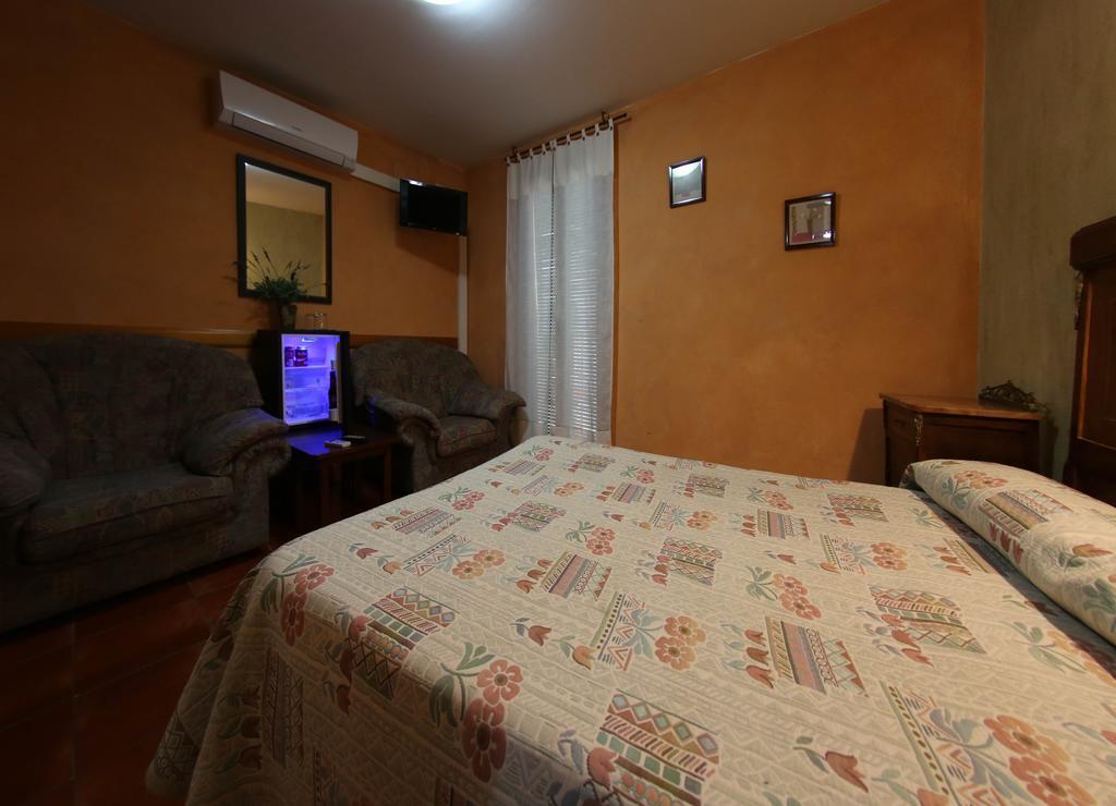 Hotel Rural Ocell Francoli Espluga de Francolí Exteriör bild